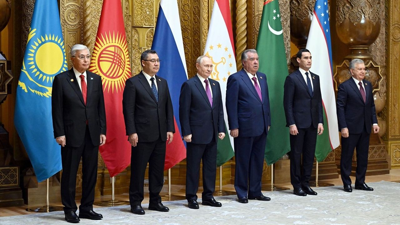 Caparov: Kırgızistan Müttefikleriyle Dostane İlişkileri Güçlendirmekte Kararlı