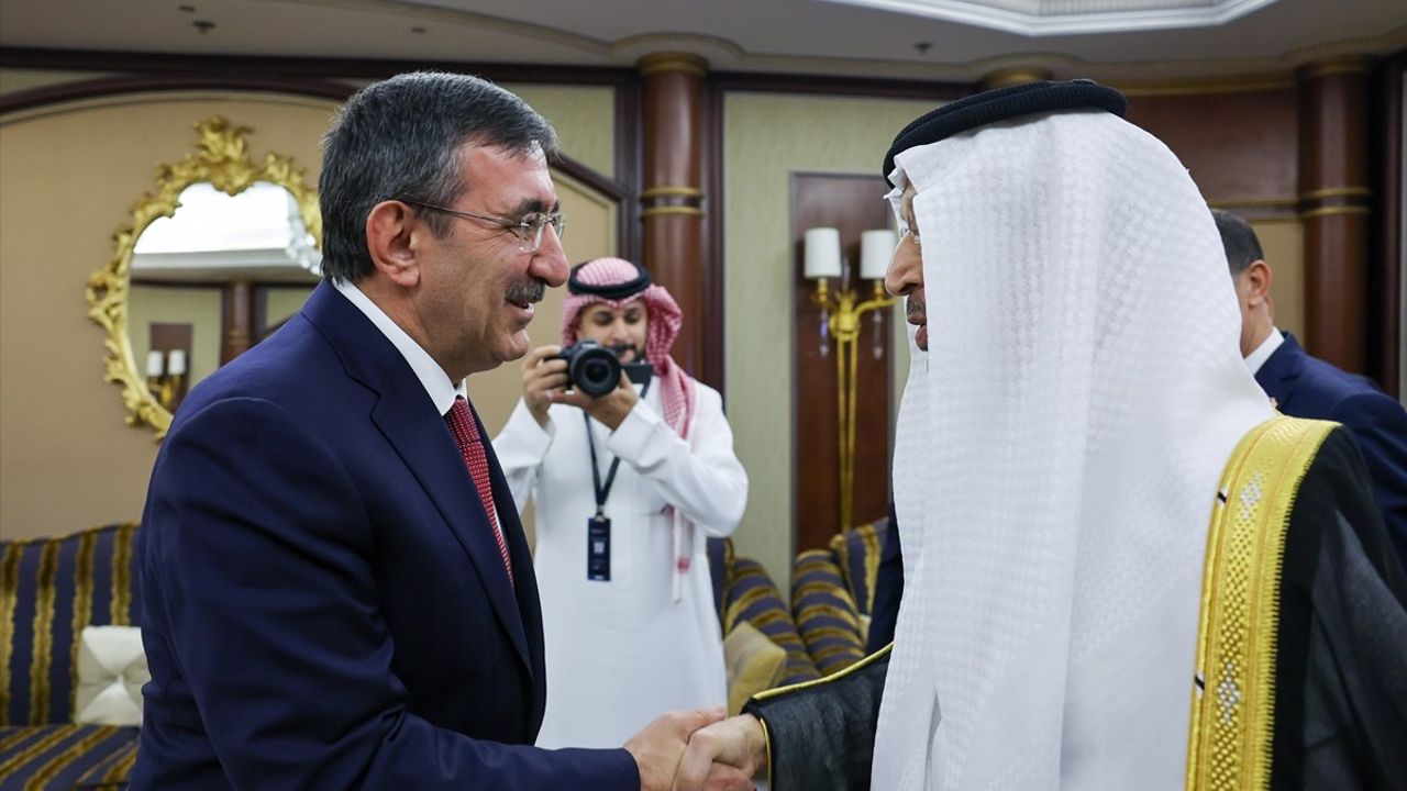Cevdet Yılmaz, Suudi Yatırım Bakanı Halid bin Abdulaziz el-Falih'i Riyad'da kabul etti