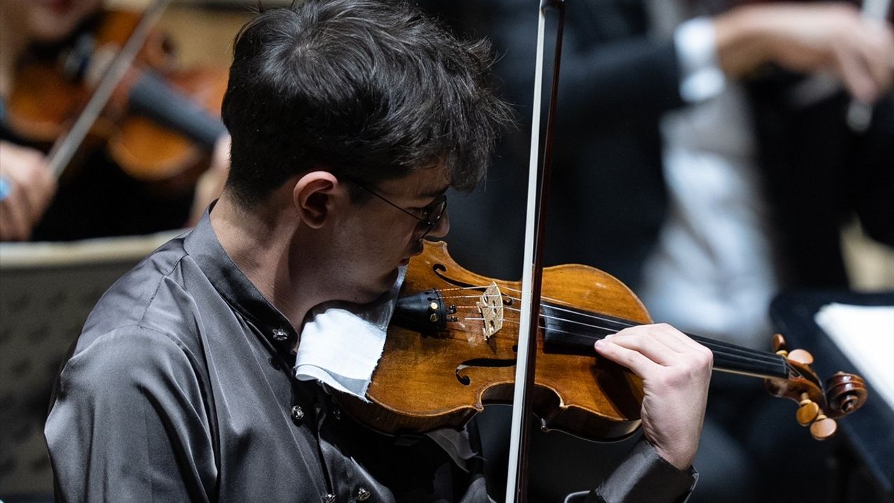 CSO 200. Kuruluş Yılı Özel Konseriyle 2025-2026 Sezonuna Merhaba