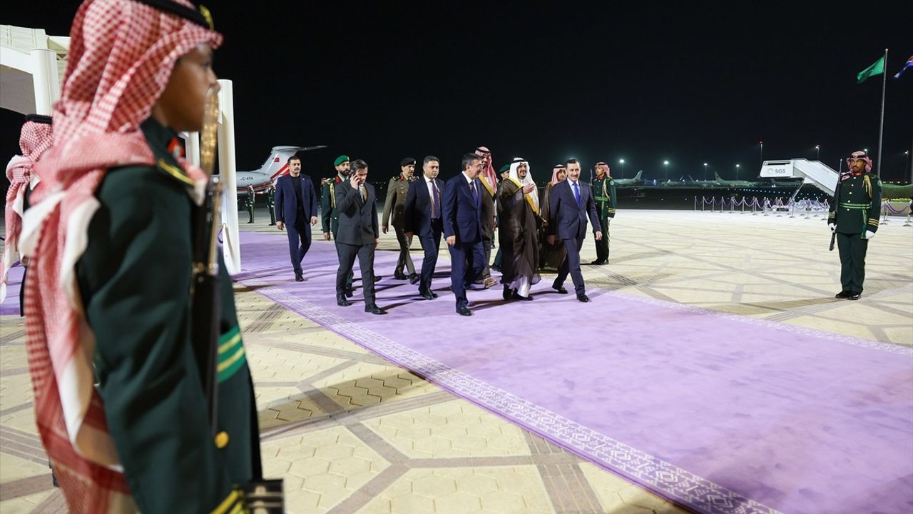 Cumhurbaşkanı Yardımcısı Cevdet Yılmaz Riyad'ta: 9. Future Investment Initiative Forumu'na Katılım