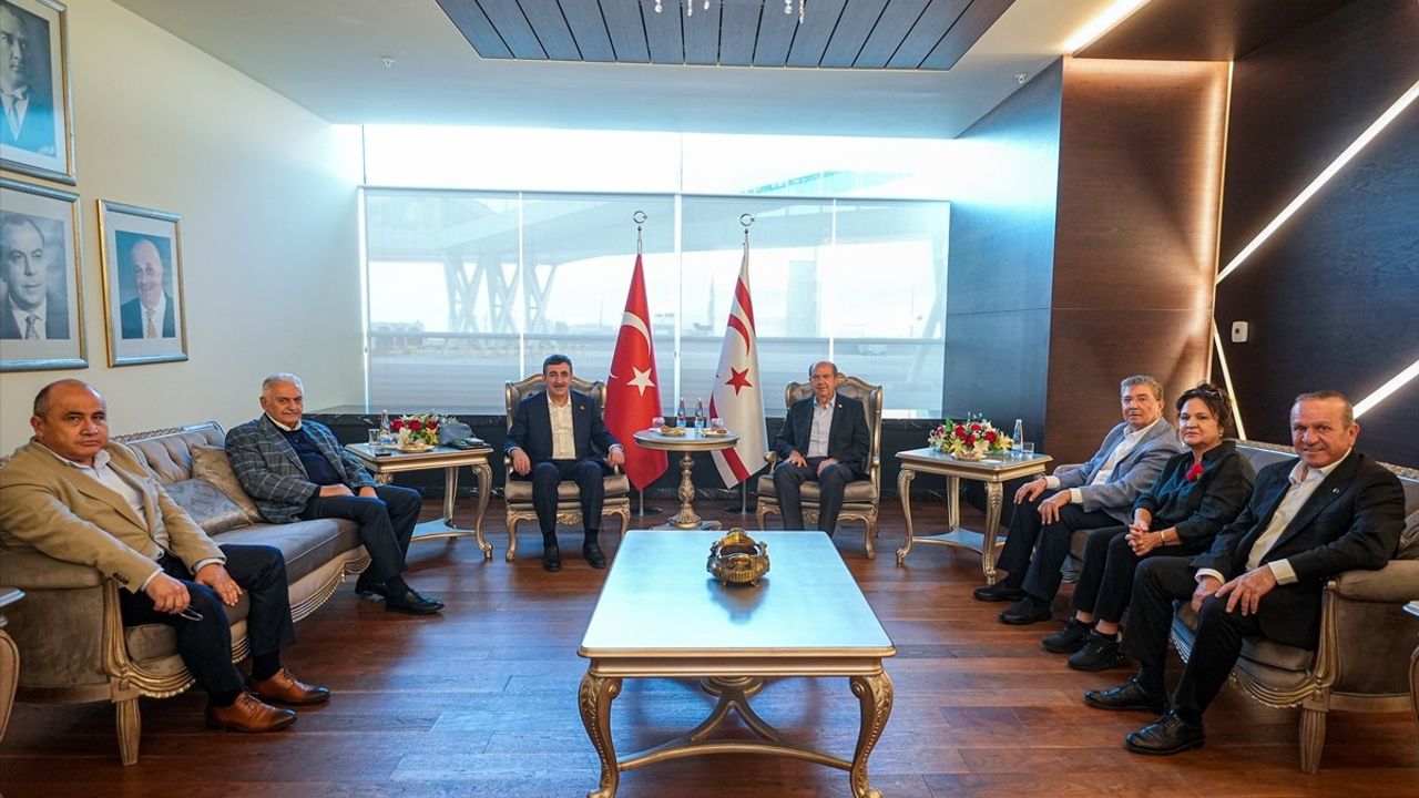 Cumhurbaşkanı Yardımcısı Yılmaz KKTC Cumhurbaşkanı Ersin Tatar ile Görüştü