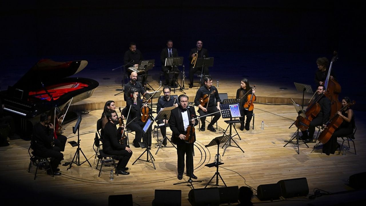 Cumhuriyet'in 102. Yılına Özel 'Türk Valsleri ve Cumhuriyet Şarkıları' Konseri