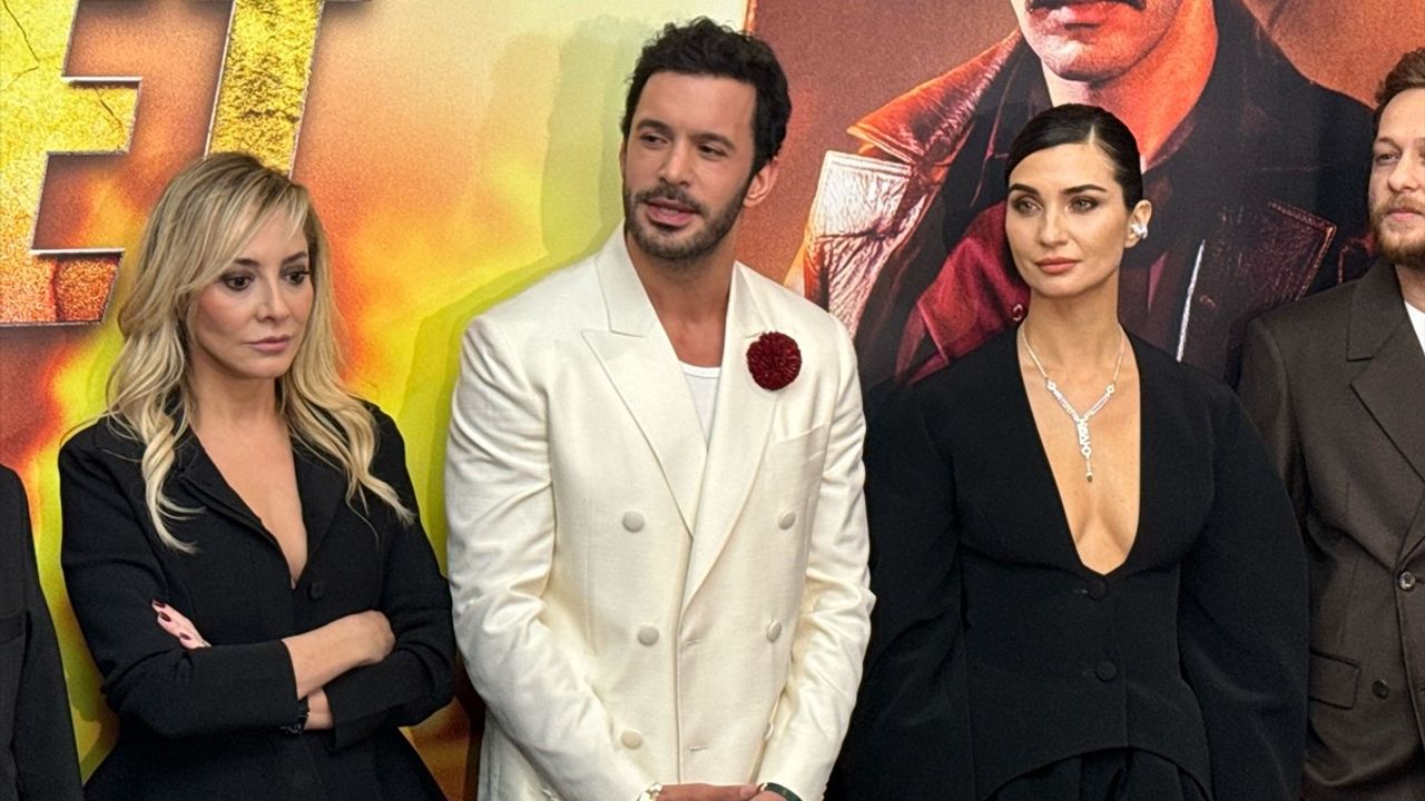 Dehşet Bey Galası Feriye'de: Barış Arduç ve Tuba Büyüküstün Konuştu