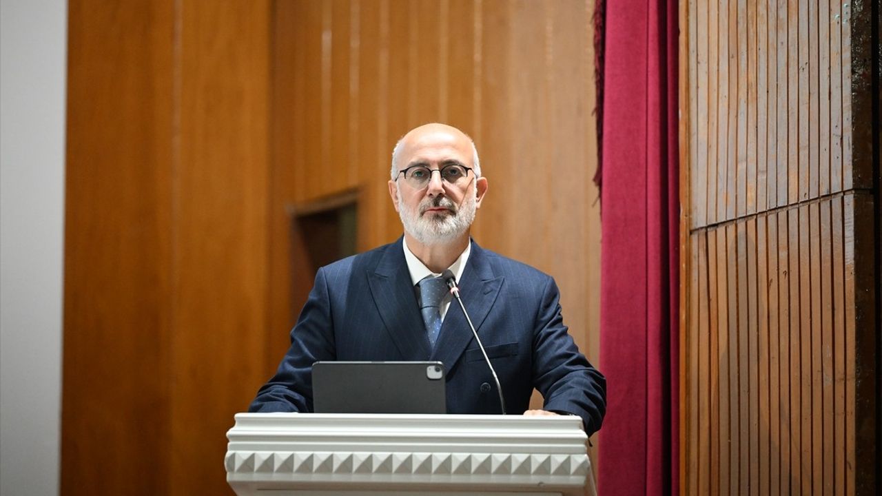 Diyanet Akademisi Başkanı Kaan: Aile ve Cami Modern Dünyada Sığınak