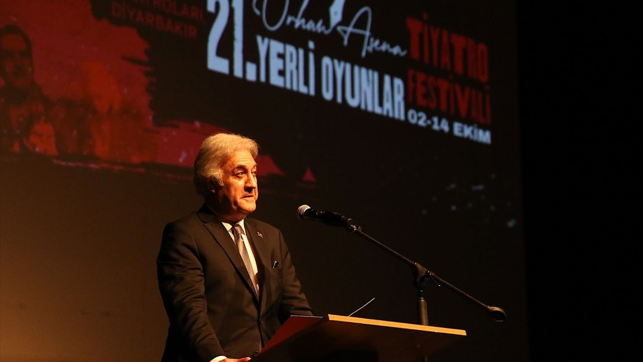 Diyarbakır'da 21. Orhan Asena Yerli Oyunlar Tiyatro Festivali Başladı