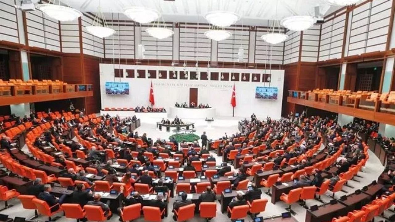 Doğum İzni 6 Aya Çıkıyor — Süt, Babalık ve Ücretsiz İzinlerde Yeni Düzenleme
