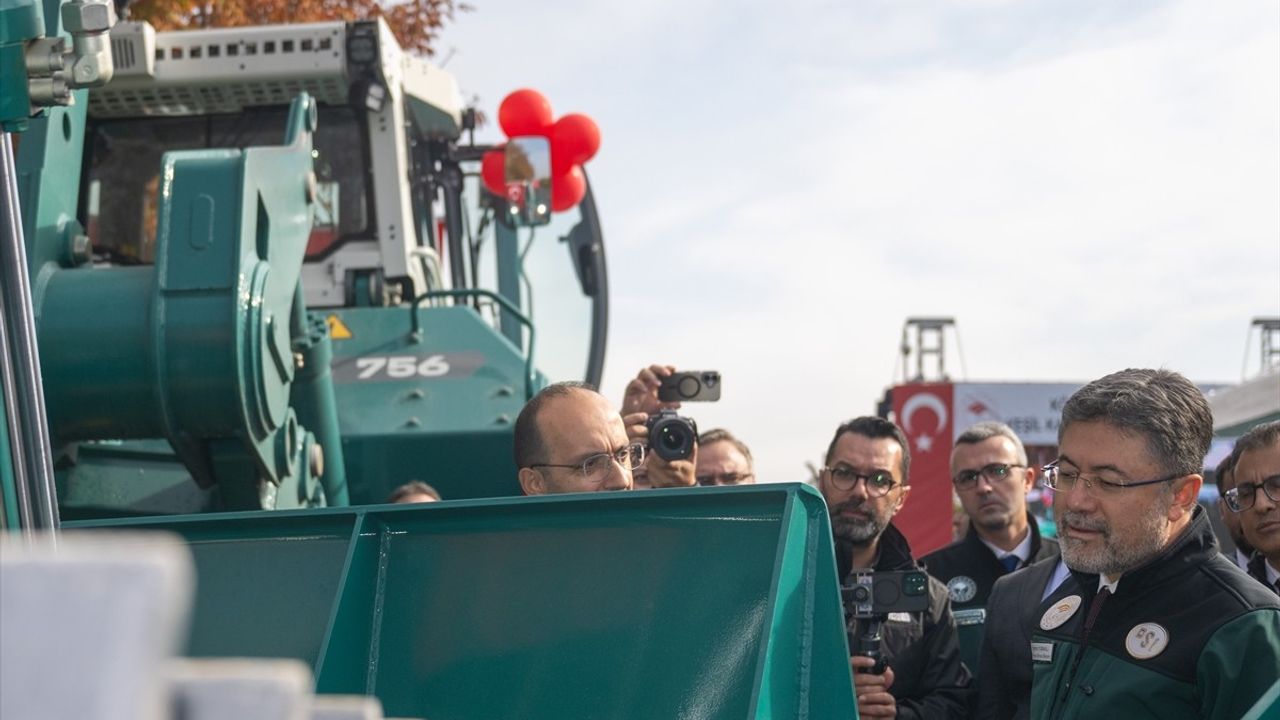 DSİ Araç Parkına 50 Dozer Daha: Dozer Sayısı 245'e Yükseldi