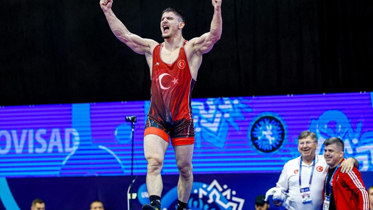 Dünya 23 Yaş Altı Güreş Şampiyonası'nda Türkiye'ye 2 Madalya