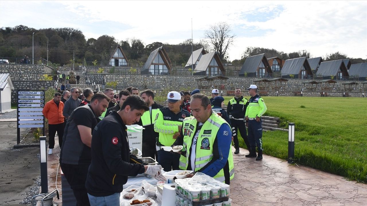 Düzce'de 102 Motosikletli 'Cumhuriyet Turu' ile 102. Yılı Kutladı