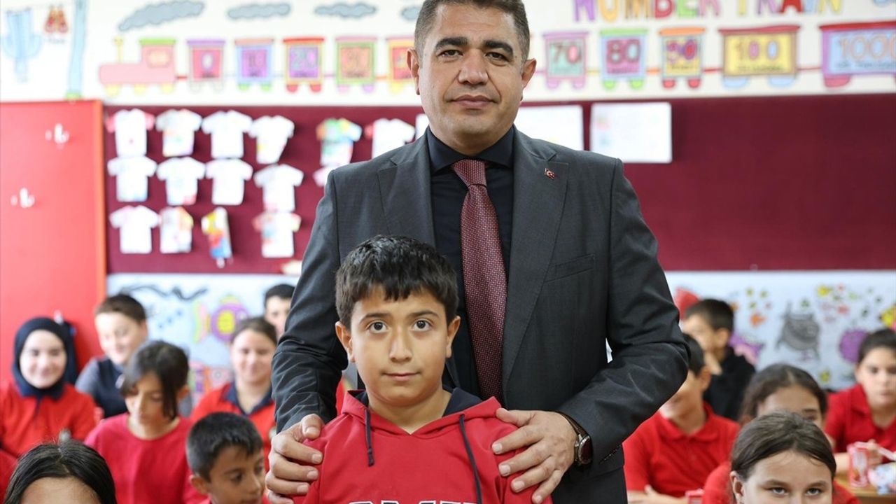 Düzce Valisi Aslan, 5. Sınıf Başkanı Alper Cinel'in Sözünü Yerine Getirdi