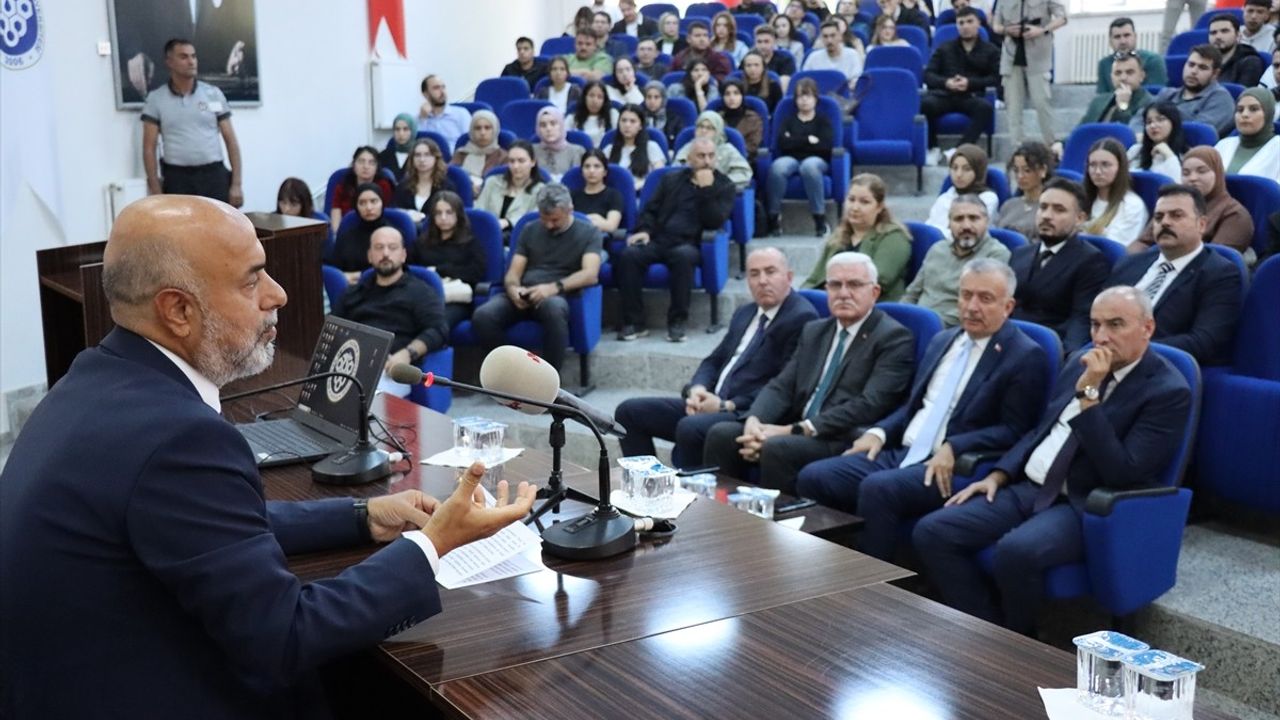 EBYÜ Hukuk Fakültesinde 2025-2026 Akademik Yılının İlk Dersi: 'Filistin'