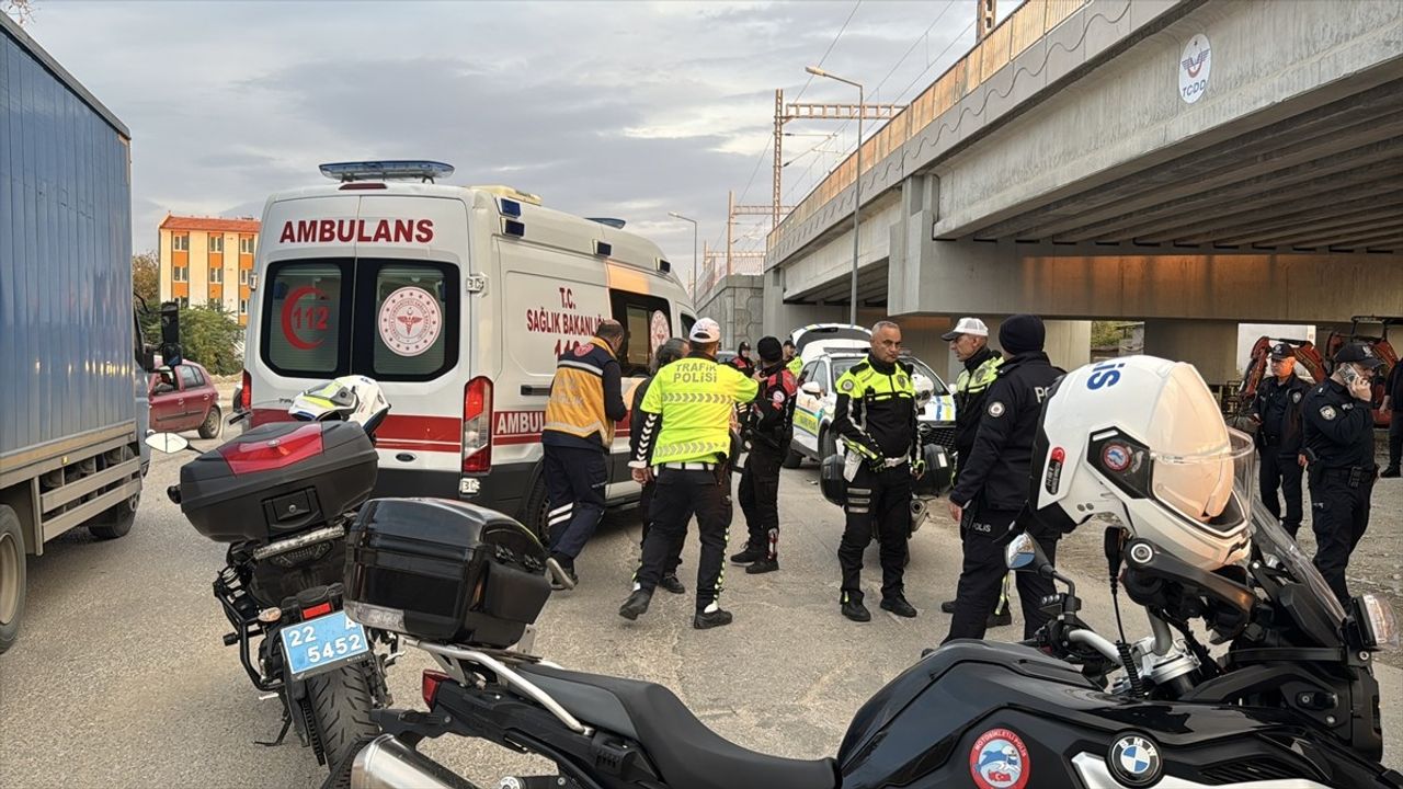 Edirne'de Elektrikli Bisikletle Kaza: Sürücü Hastanede Hayatını Kaybetti