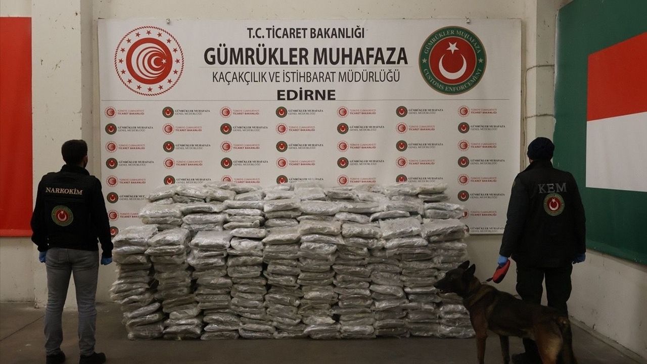 Edirne'de Kapıkule ve İpsala'da 524 Kilo 336 Gram Uyuşturucu Ele Geçirildi