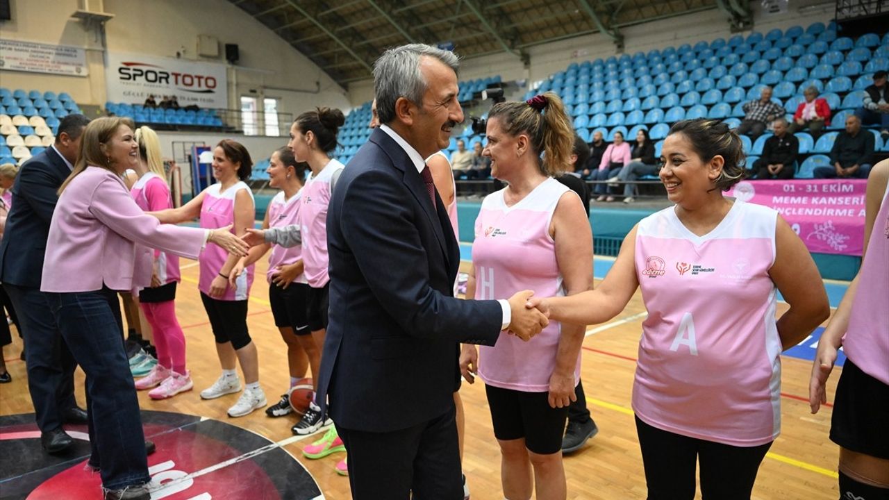 Edirne'de Pembe Dostluk Maçı ile Meme Kanserine Farkındalık