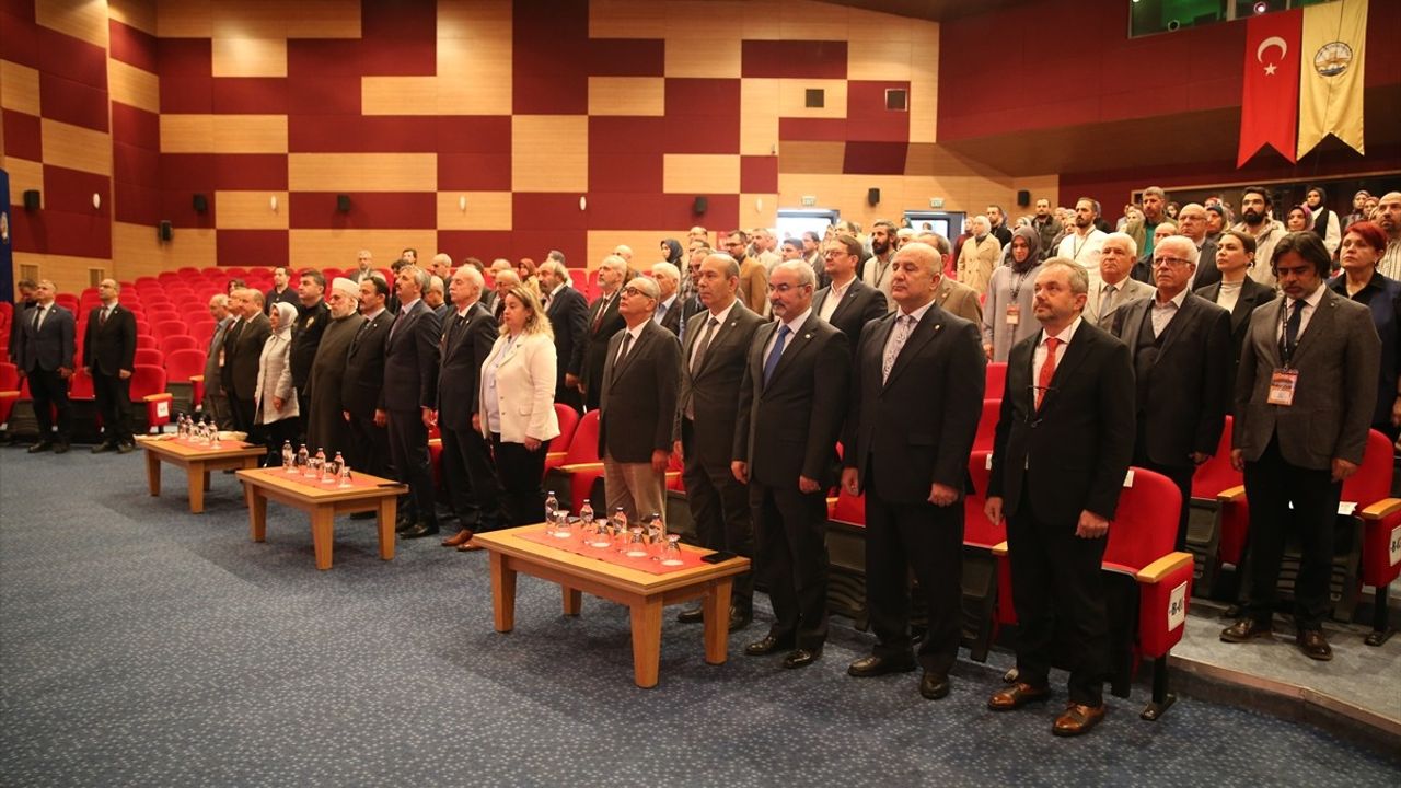 Edirne'de 'Selefi Anlayışlar Sempozyumu' Trakya Üniversitesi'nde Başladı