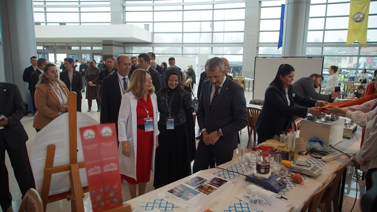 Edirne'de Trakya Keşif Fest Başladı: Öğrenciler Bilim, Sanat ve Kültürle Buluşuyor