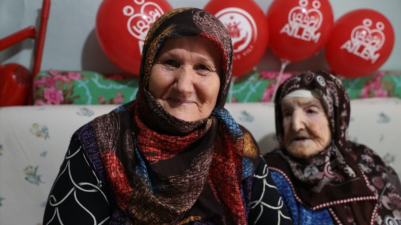 Edirne Süloğlu'nda 100 Yaşına Giren Seher Topaç'a Sürpriz Doğum Günü