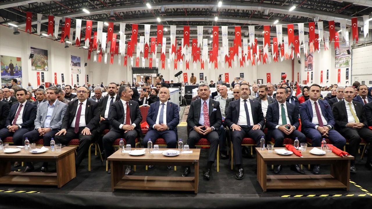 Elazığ'da 28. Uluslararası Hazar Şiir Akşamları Şairler Yürüyüşüyle Başladı