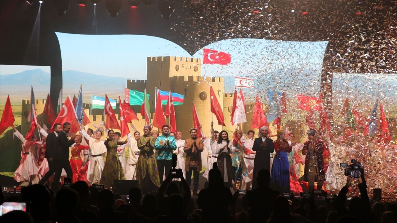 Elazığ'da 28. Uluslararası Hazar Şiir Akşamları Sona Erdi: Kutadgu Bilig Anıldı