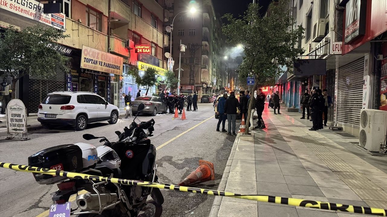 Elazığ'da Silahlı Kavga: İcadiye Mahallesi'nde 3 Yaralı