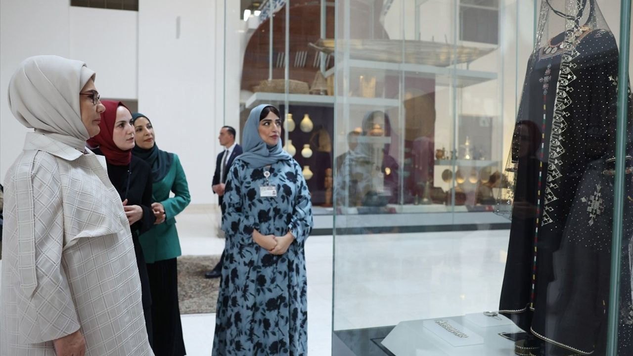 Emine Erdoğan, Maskat'ta Umman Ulusal Müzesi'ni Ziyaret Etti