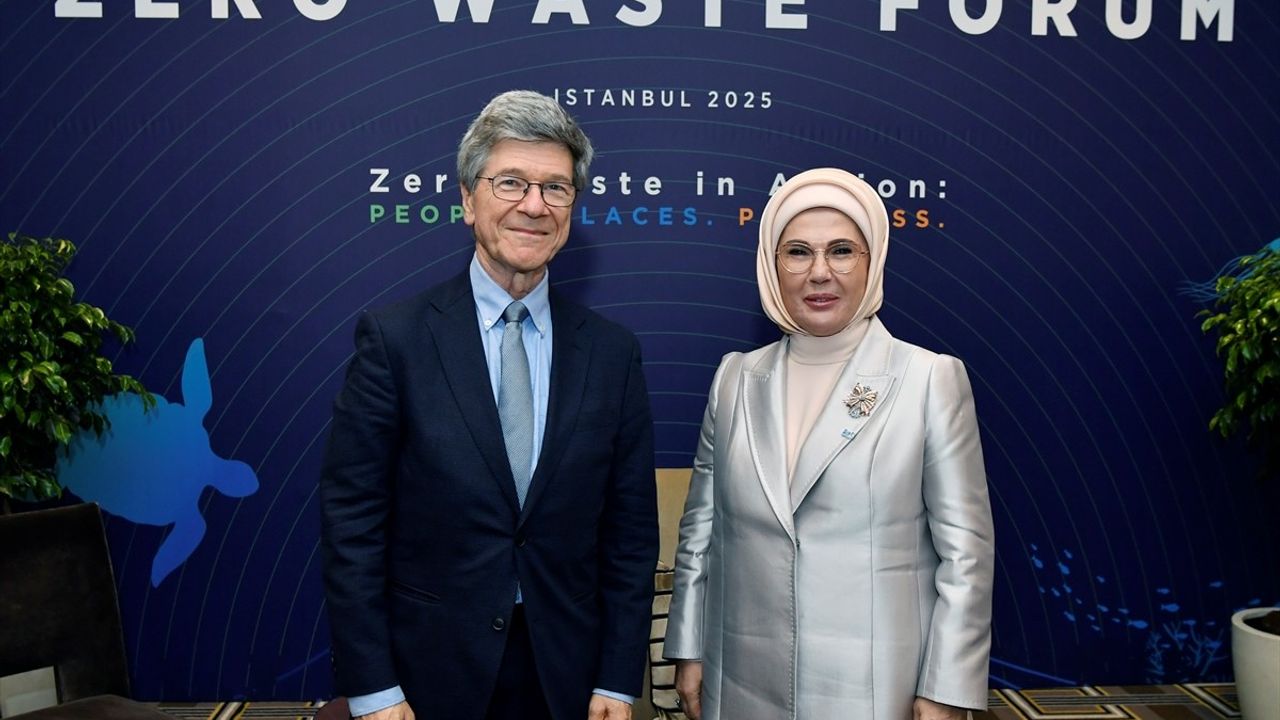 Emine Erdoğan, Prof. Jeffrey Sachs ile Gazze ve Küresel Eğitim İşbirliğini Görüştü