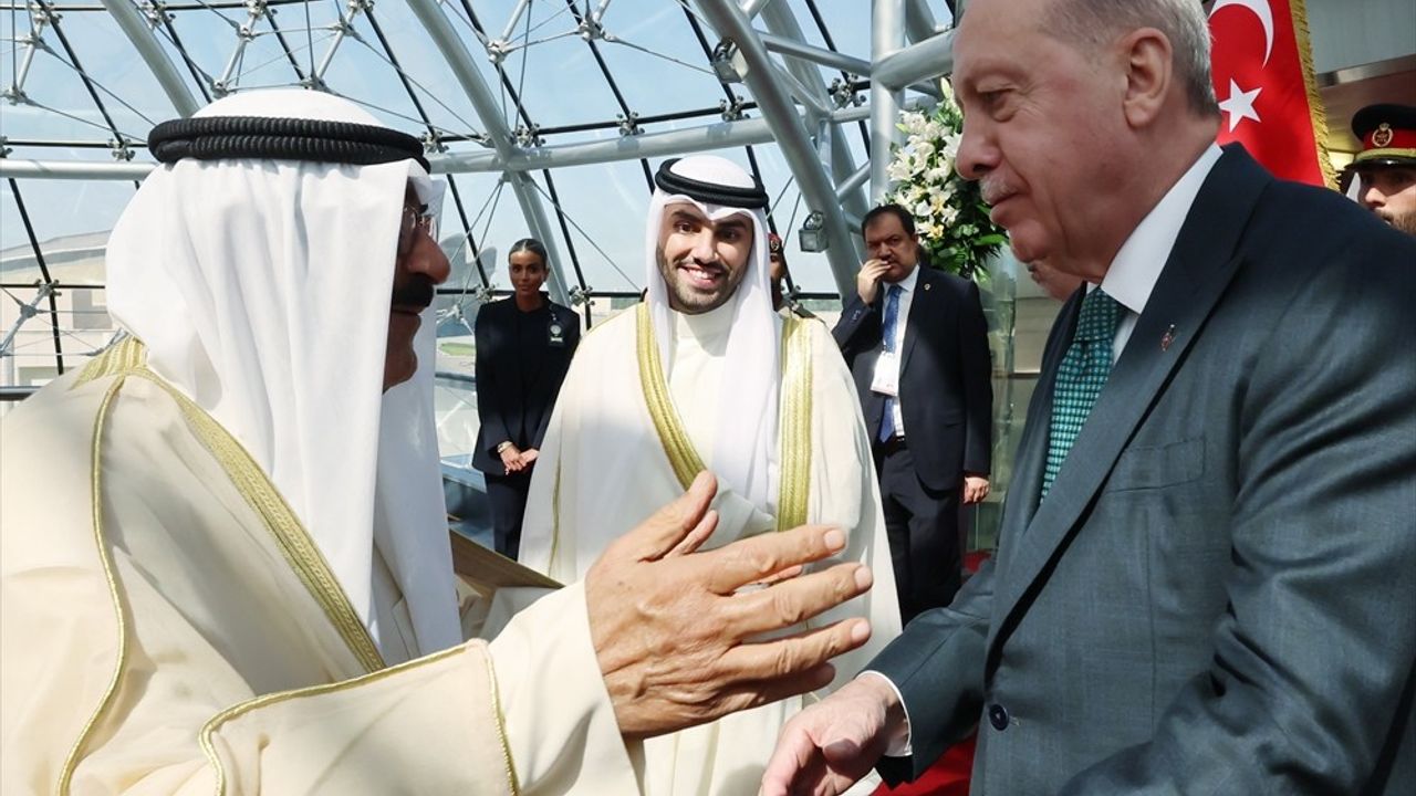 Erdoğan Kuveyt'te: Resmi Karşılama ve Heyet Görüşmeleri