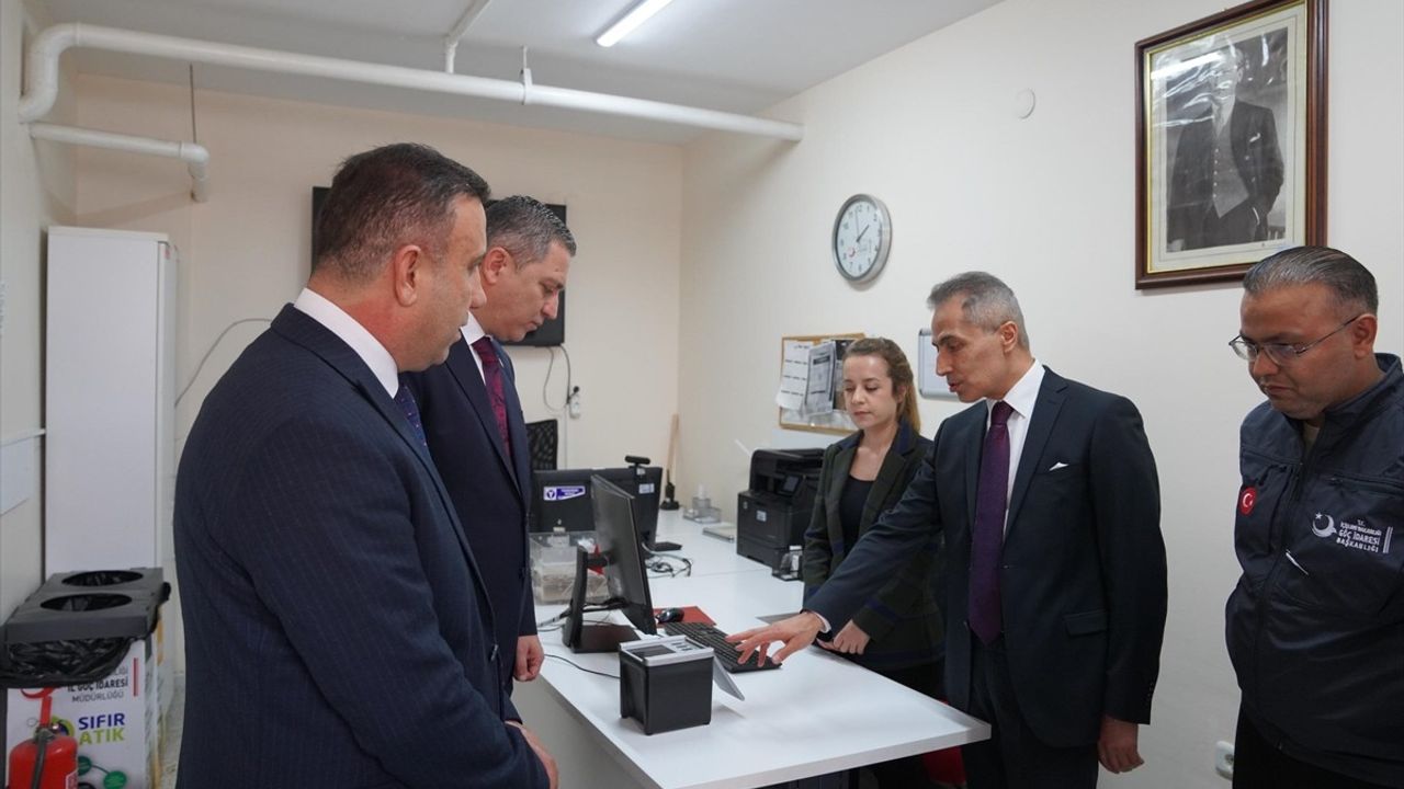 Erinç Sağkan ve Hüseyin Kök, Edirne Geri Gönderme Merkezi'ni Ziyaret Etti