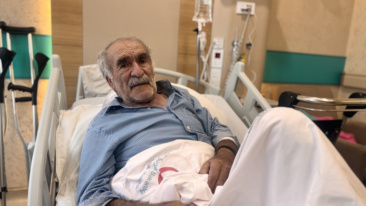 Erzurum'da Benzini Ateşle Test Eden 70 Yaşındaki Adam Alevlendi: Bacağı Kesilmekten Kurtuldu