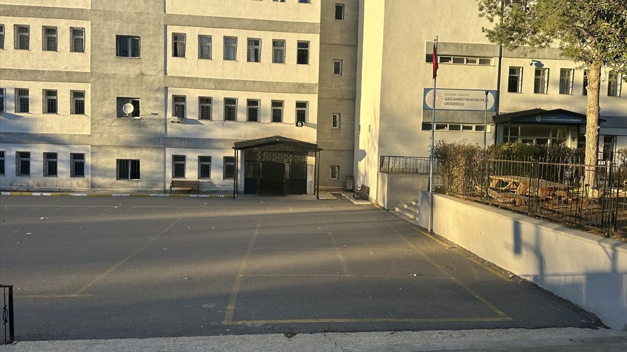 Erzurum'da Okul Çıkışında Merdiven Yoğunluğu: 21 Öğrenci Hafif Yaralandı