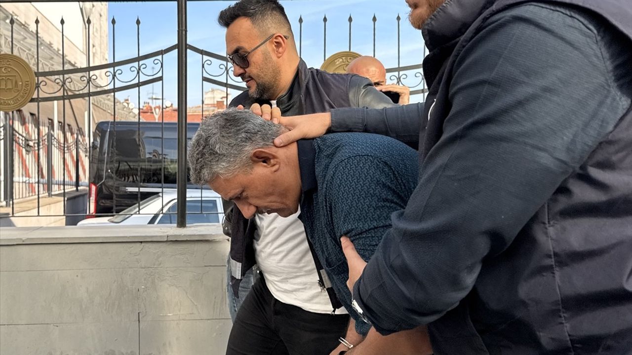 Eskişehir'de 5 Yaşındaki Çocuğunu Darbeden Baba Gözaltına Alındı