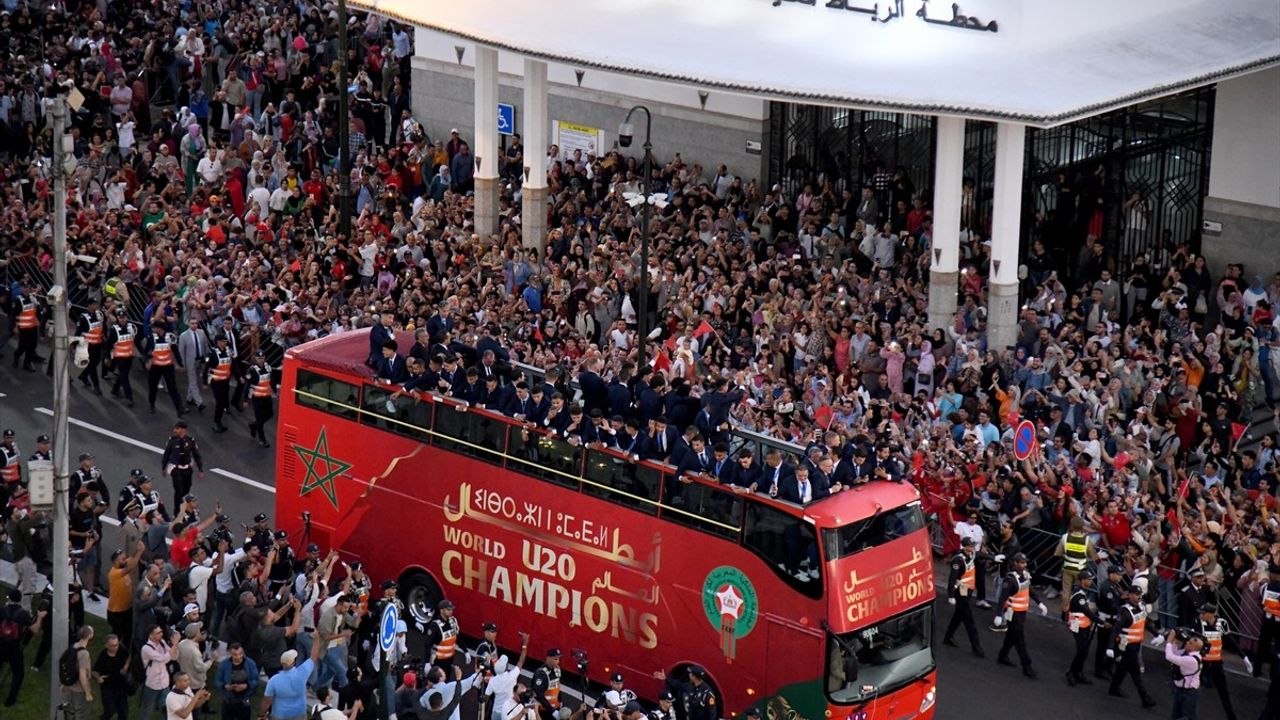 Fas Genç Milli Takımı Coşkuyla Karşılandı — FIFA 20 Yaş Altı Dünya Kupası Şampiyonu