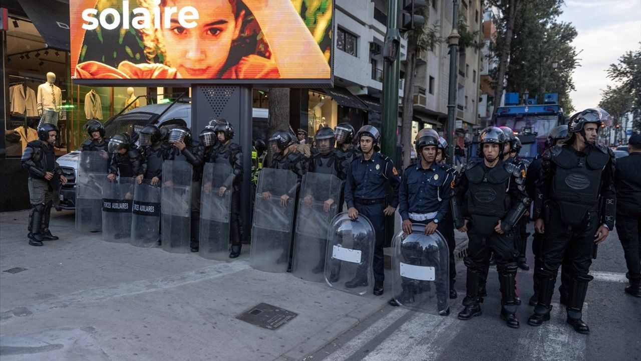 Fas'ta 'Z Kuşağı' Protestoları Sürüyor: Rabat ve Kazablanka'da Gösteriler, Sela'da Şiddet