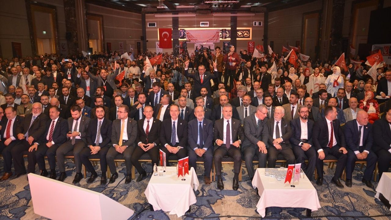 Fatih Erbakan Konya Kongresi'nde: 16 Kasım'da 100 Bin Kişilik Büyük Kongre Hedefi