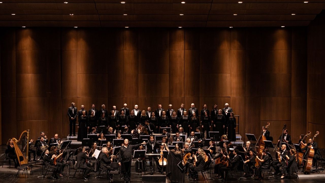 Faure'nin 'Requiem'i AKM'de: İDOB ve Litvanya Korosu'yla Büyüleyen Gece