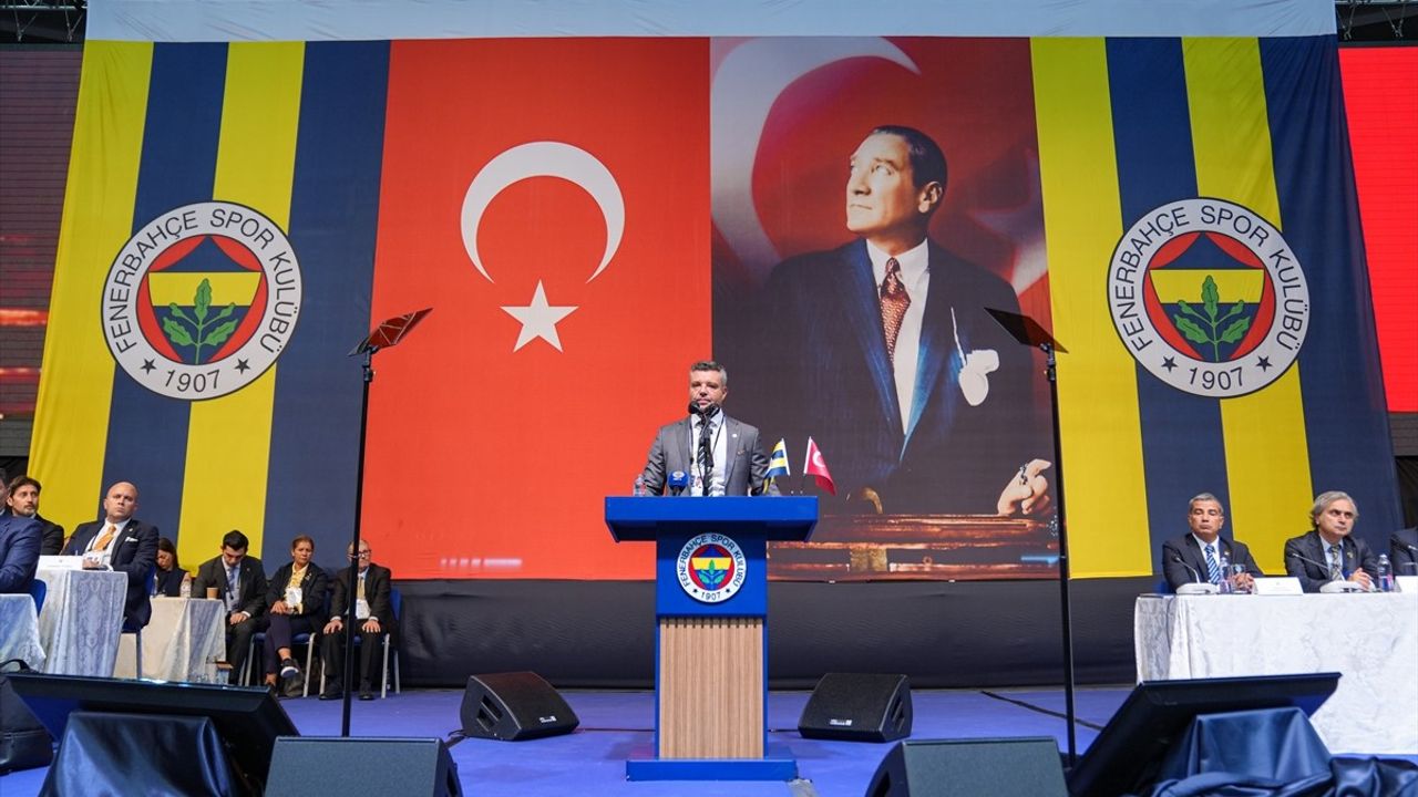Fenerbahçe Olağanüstü Genel Kurulunda Yönetim Yetkileri Onaylandı
