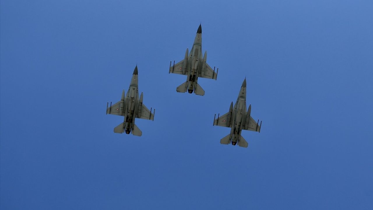 Fethiye'de F-16'larla Gösteri: 25. Uluslararası Ölüdeniz Hava Oyunları