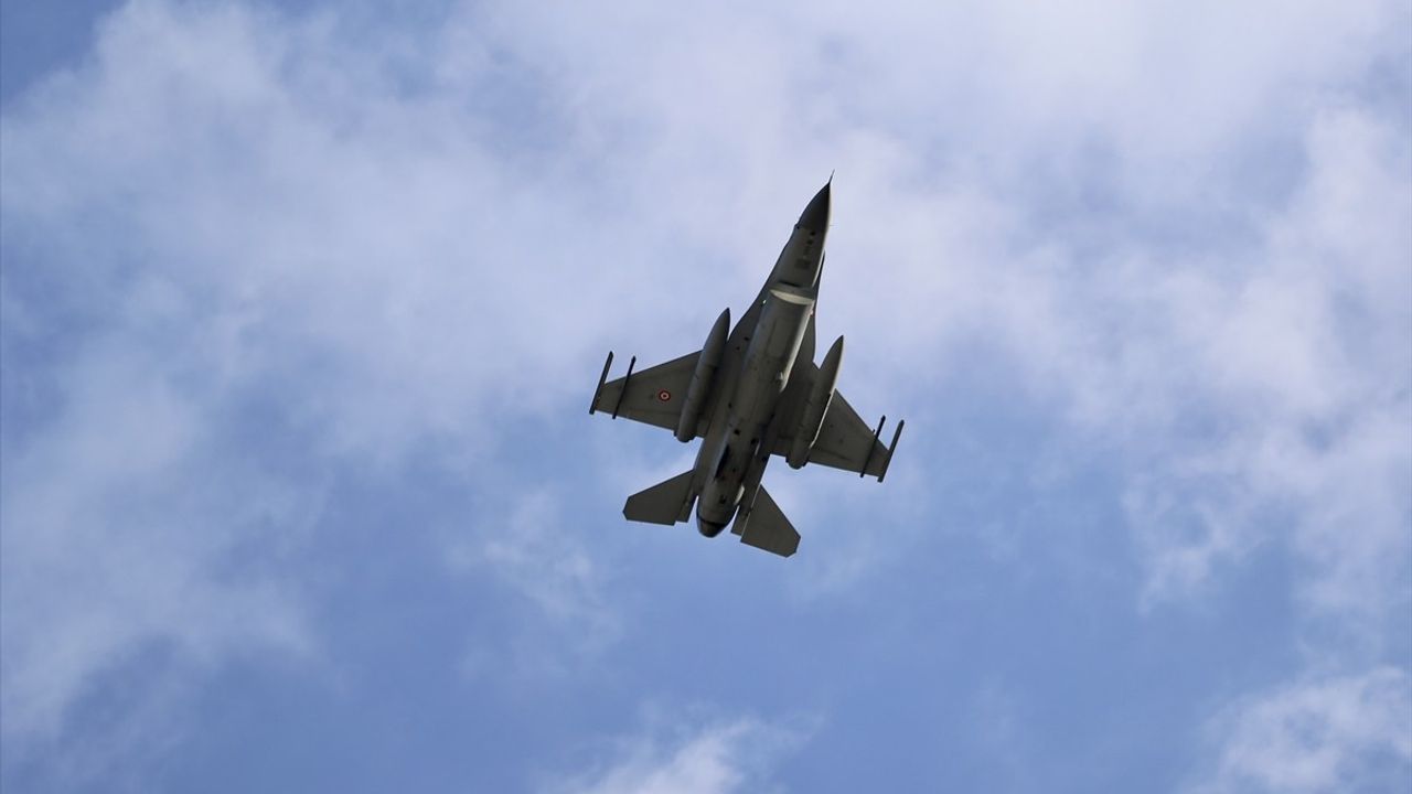 Fethiye'de İki F-16'nın Geçiş Provası - Ölüdeniz Hava Oyunları