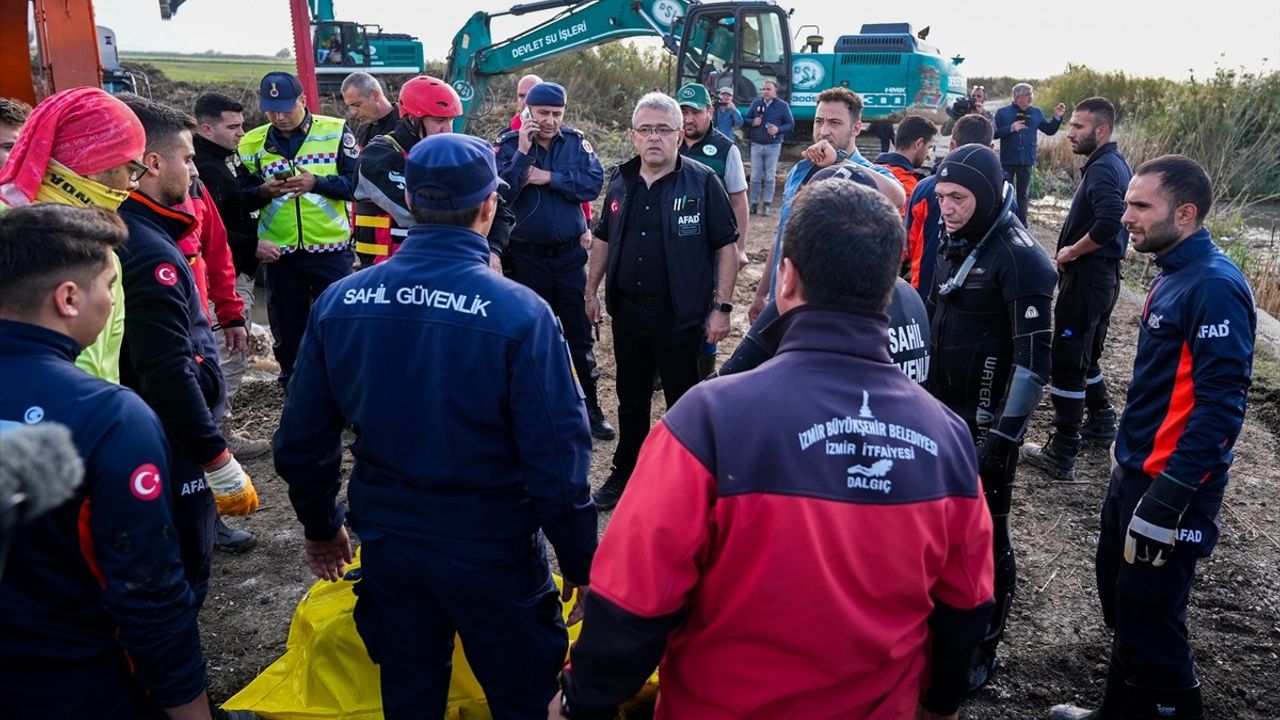 Foça'da Sel Faciası: 70 Yaşındaki Bülent Kaptanoğlu'nun Cansız Bedeni Bulundu