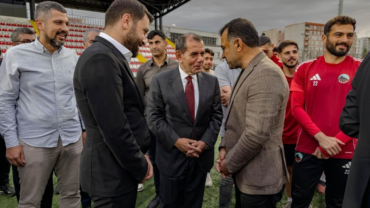 Galatasaray Başkanı Dursun Özbek, Mardin 1969 Spor'u Ziyaret Etti