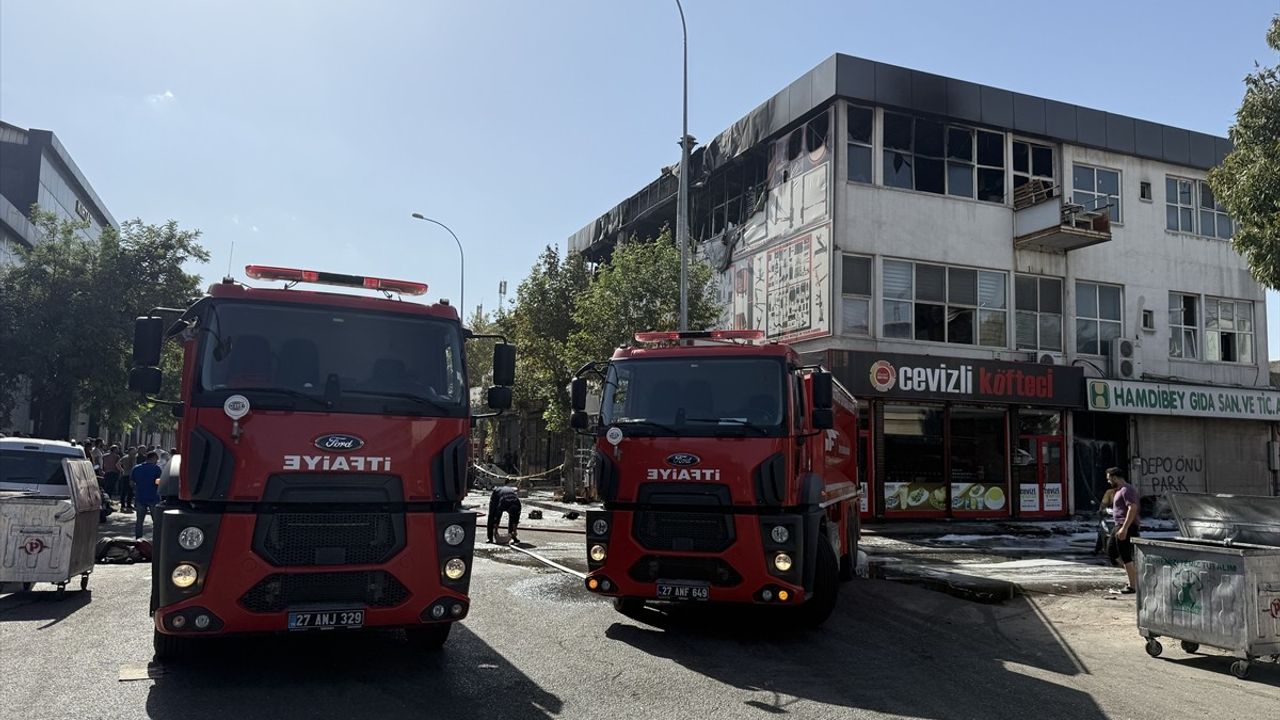 Gaziantep Şehitkamil'de iş yeri yangını söndürüldü