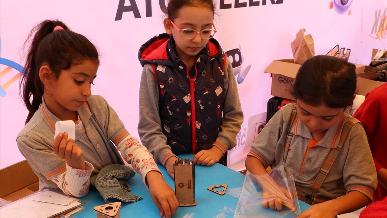 Gaziantep'te 'AstroFest Bilim Şenliği' Başladı — Müzeyyen Erkul'de Bilim Şöleni