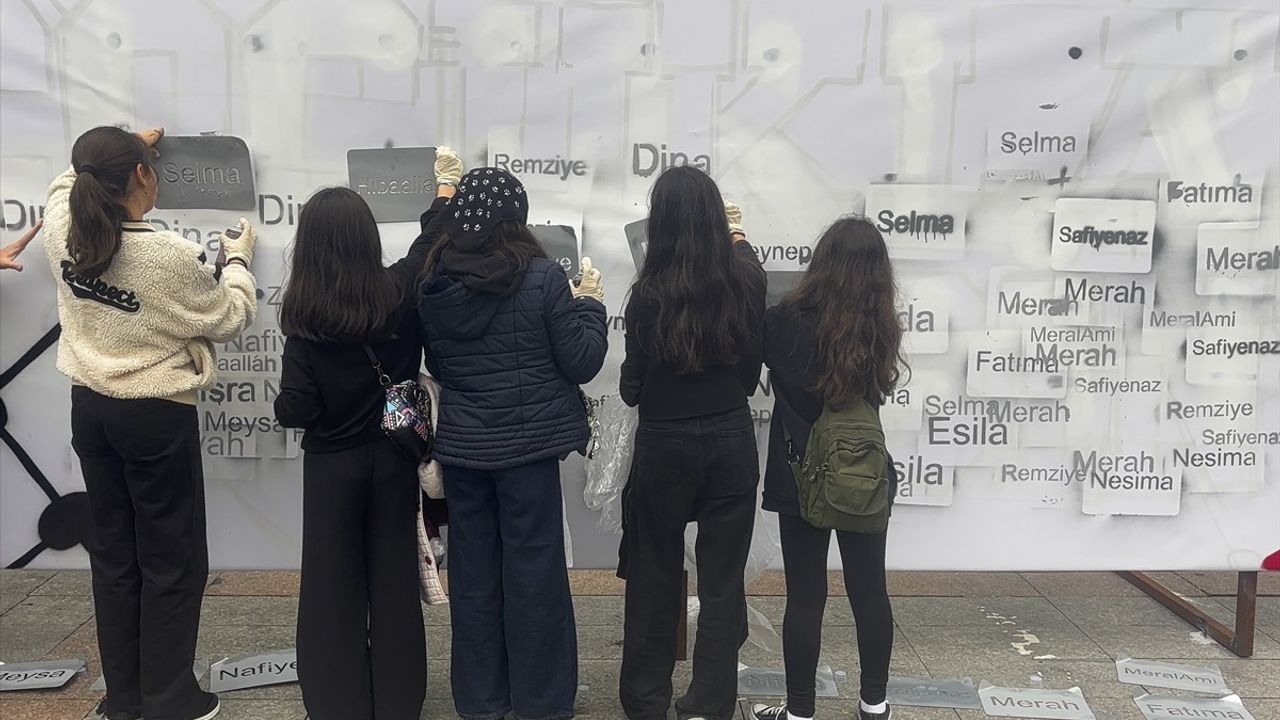 Gaziosmanpaşa'da Dünya Kız Çocukları Günü'nde Filistinli 18 Bin Çocuk Anıldı