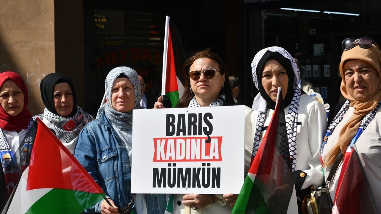 Gazze İçin Sessiz Çığlık: Bursa ve Çevre İllerde Kadın Zinciri
