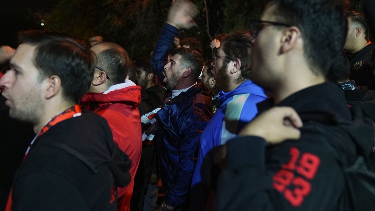 Gençlerbirliği Taraftarları Beştepe'de: 'Genel Kurul' Çağrısı