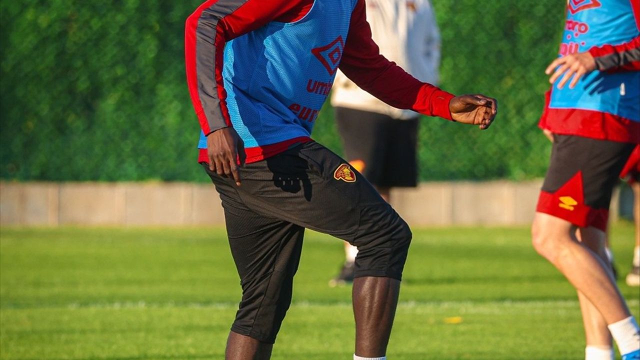 Göztepe, Gençlerbirliği Maçı Öncesi Stoilov Yönetiminde Hazırlıklarını Sürdürüyor