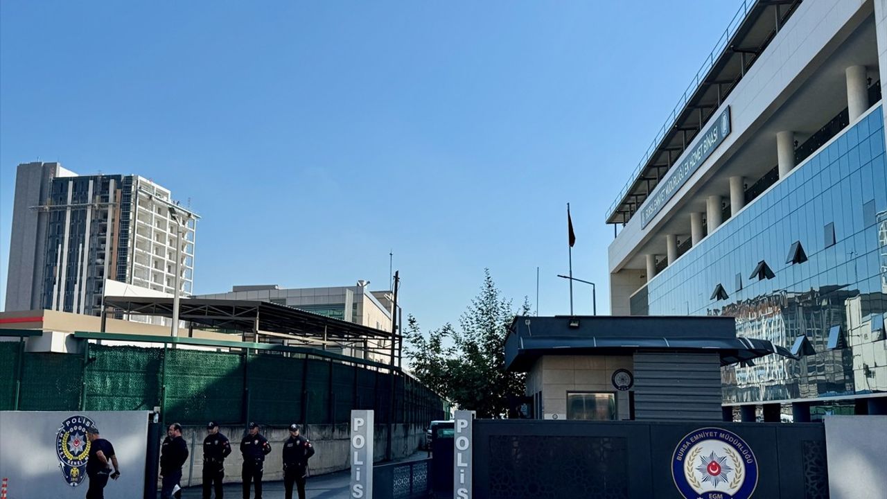 GÜNCELLEME - Eski Nilüfer Belediye Başkanı Turgay Erdem ile 20 şüpheli rüşvet soruşturmasında gözaltında