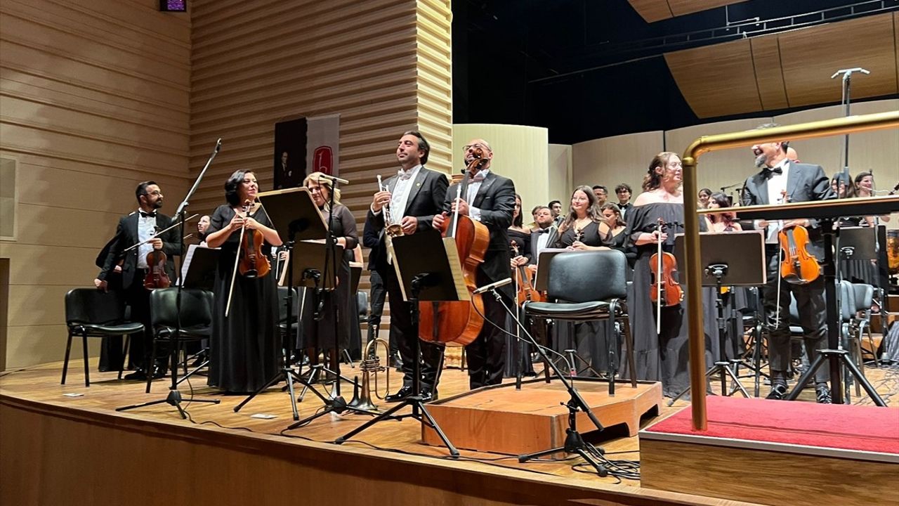 Hacettepe Senfoni 2025-2026 Sezonunu Hikmet Şimşek'i Anarak Açtı