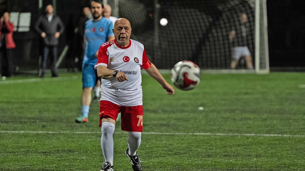 HAK-İŞ ile Gazeteciler 50. Yılında Dostluk Maçında Buluştu