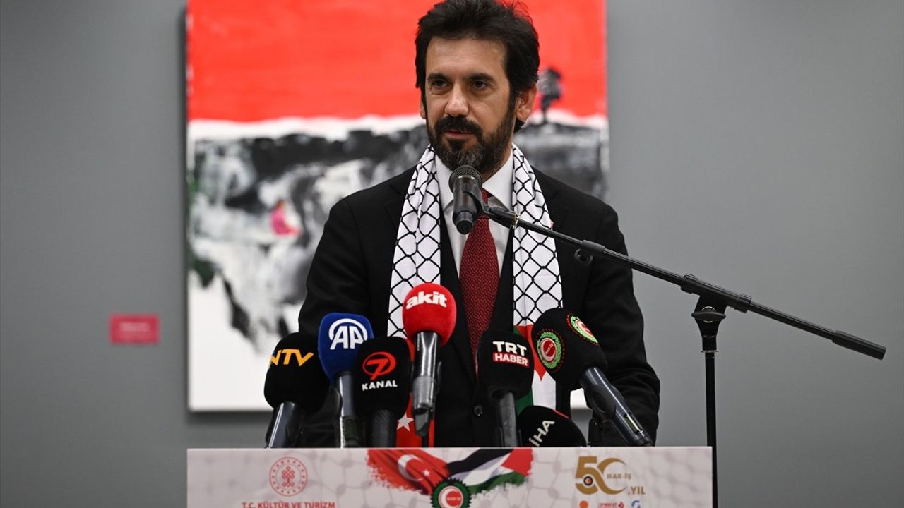 HAK-İŞ'ten 'Bütün Renkler Gazze'ye Bağış Sergisi — Gelir Gazze'ye Bağışlanacak